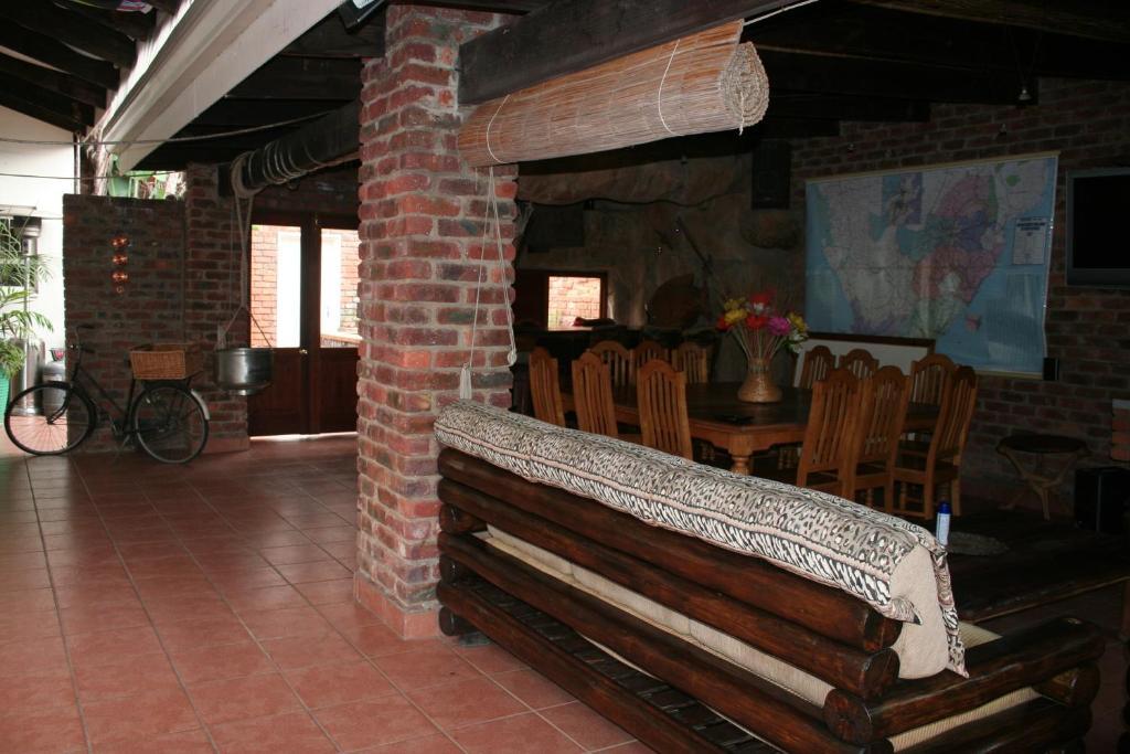 Columbus Guest House Mbombela Ngoại thất bức ảnh